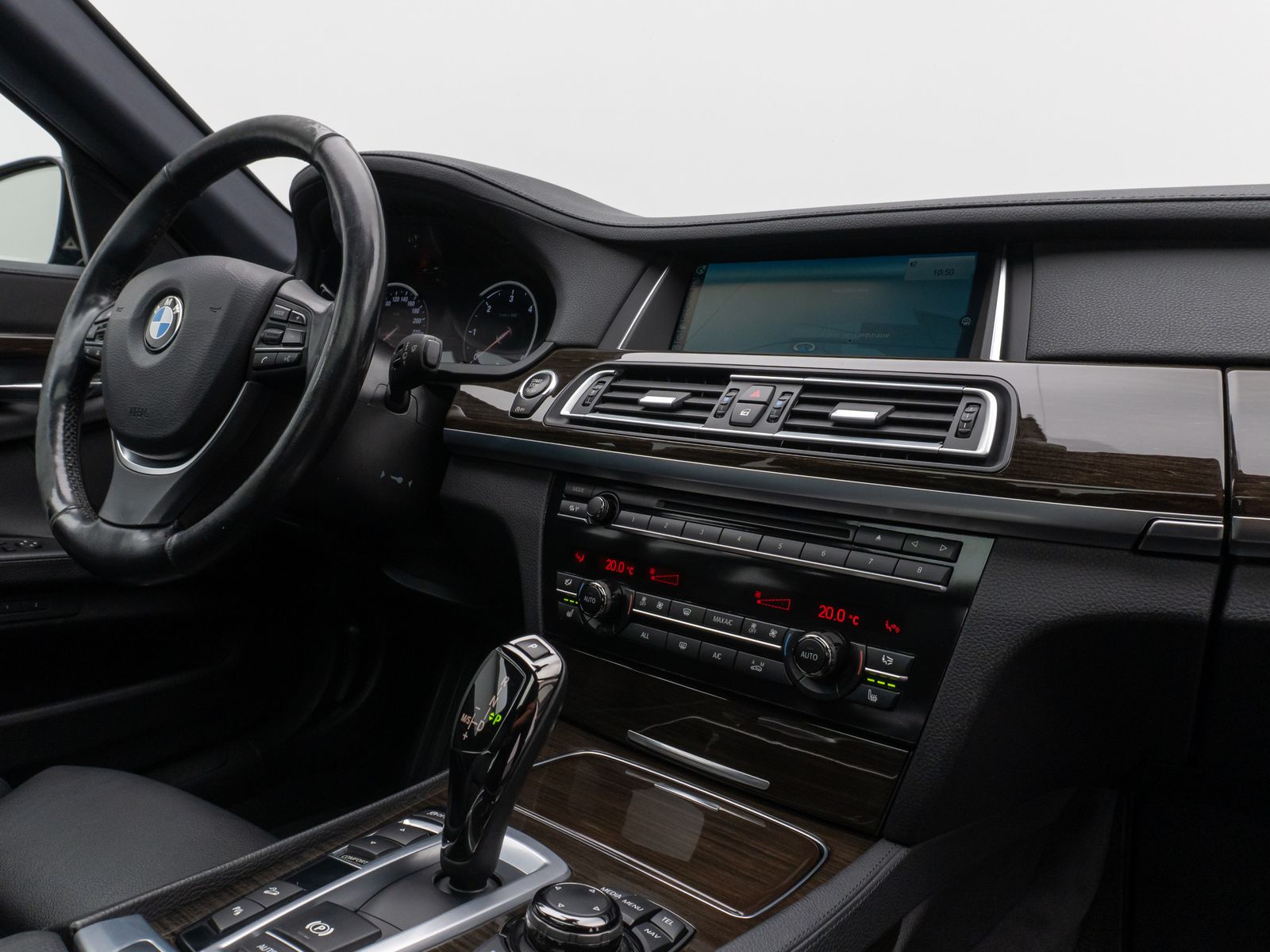 Fahrzeugabbildung BMW 740d xD Glasdach Kamera HUD HiFi Lenkrhzg SoftCl
