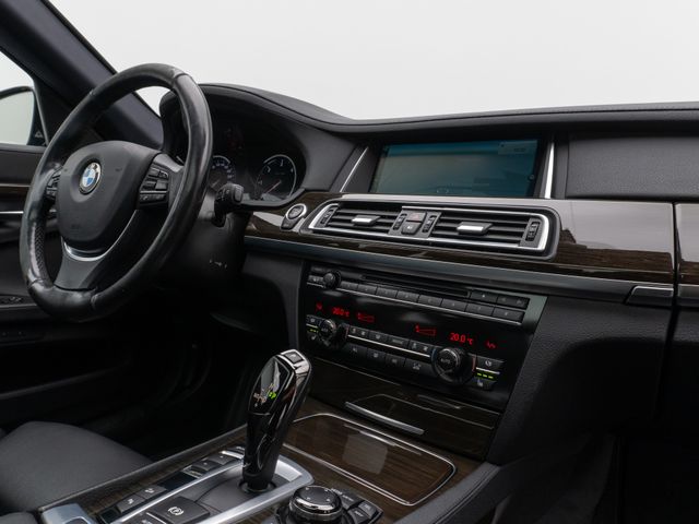 Foto Nummer 36: BMW 740d