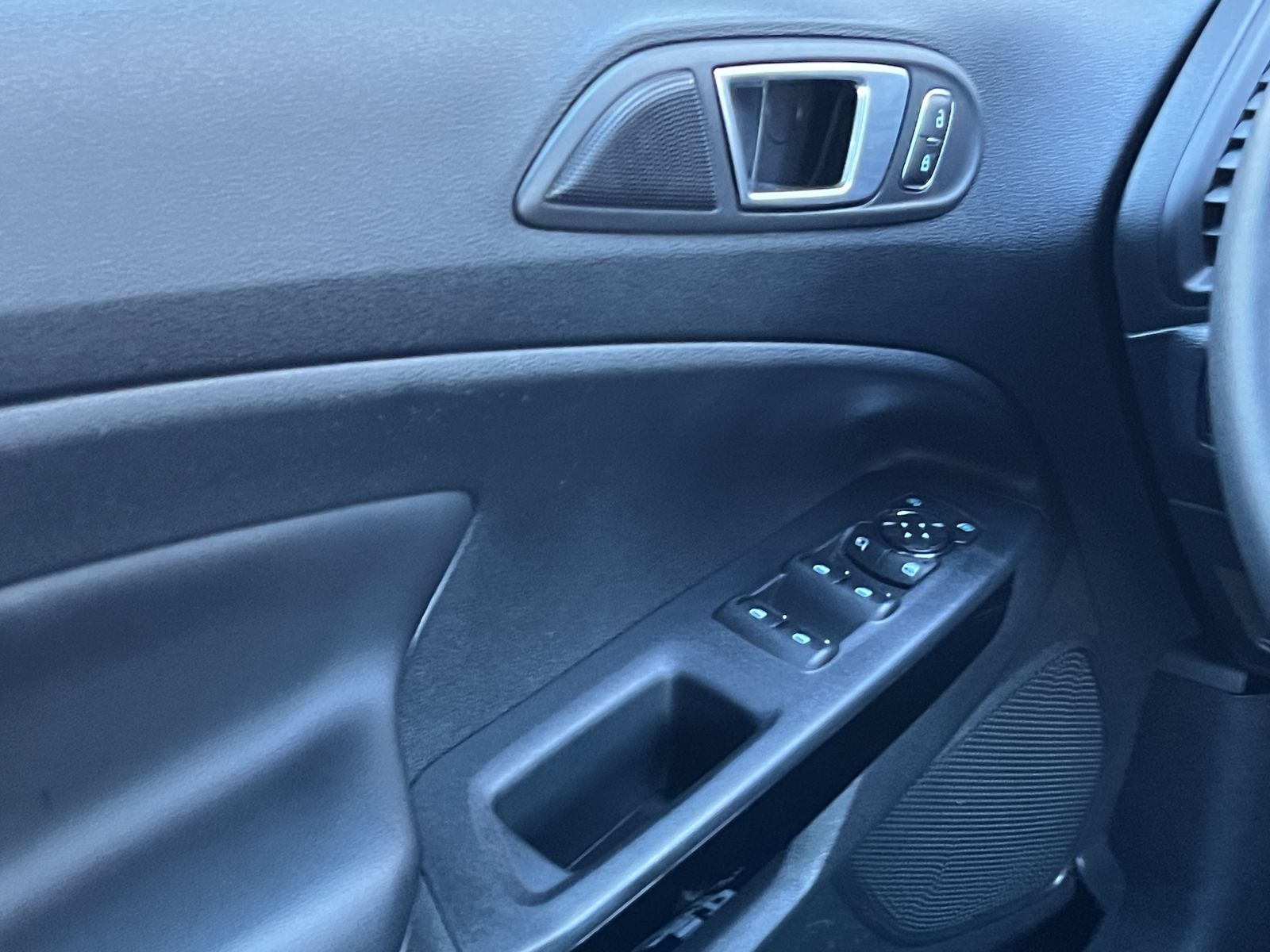 Fahrzeugabbildung Ford EcoSport **Automatik*PDC*Navi*SHZ*LHZ*SYNC**