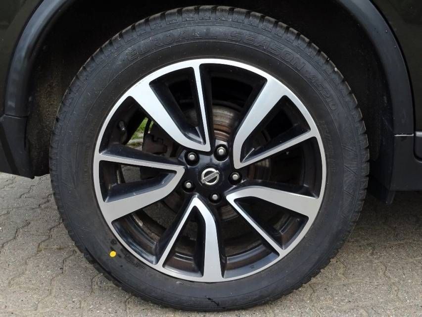 Fahrzeugabbildung Nissan X-Trail 2,0 dCi  Automatik  Tekna 4*4 AHK