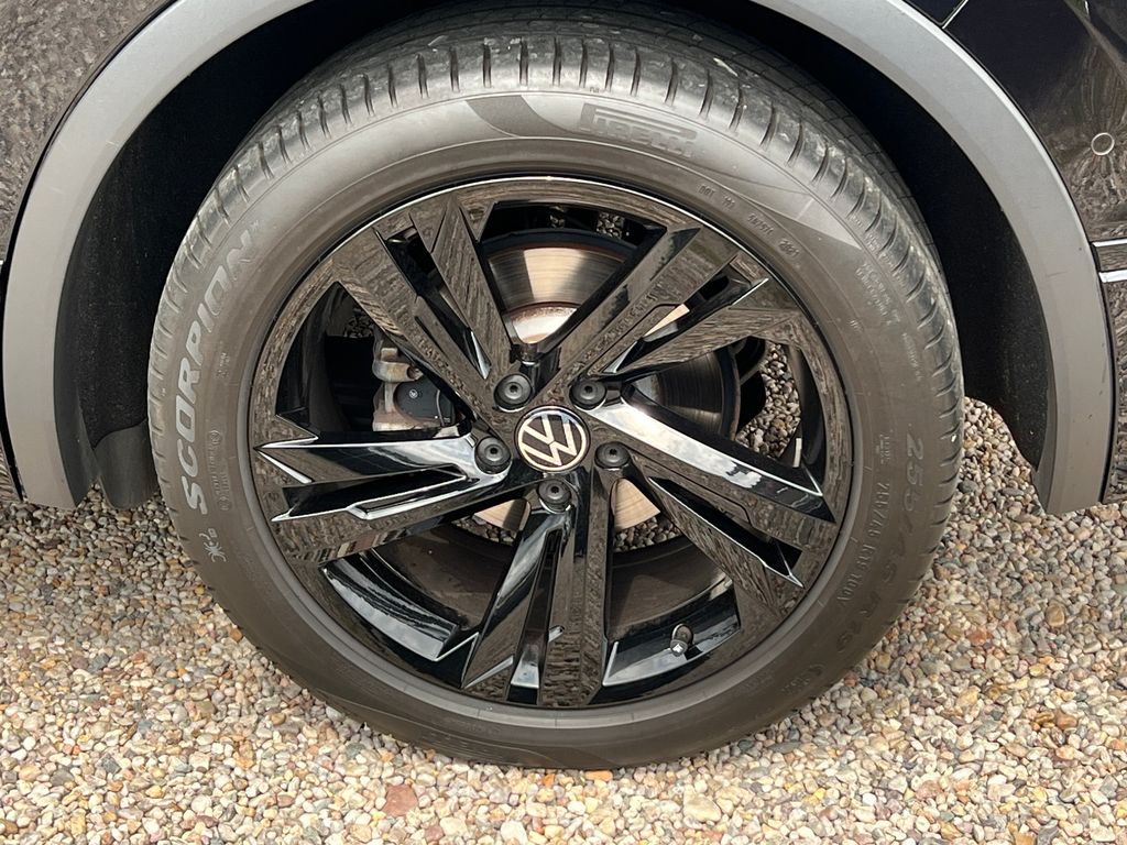 Volkswagen Tiguan 2.0 TDI DSG 4M Black & R-Line PANO LEDER
