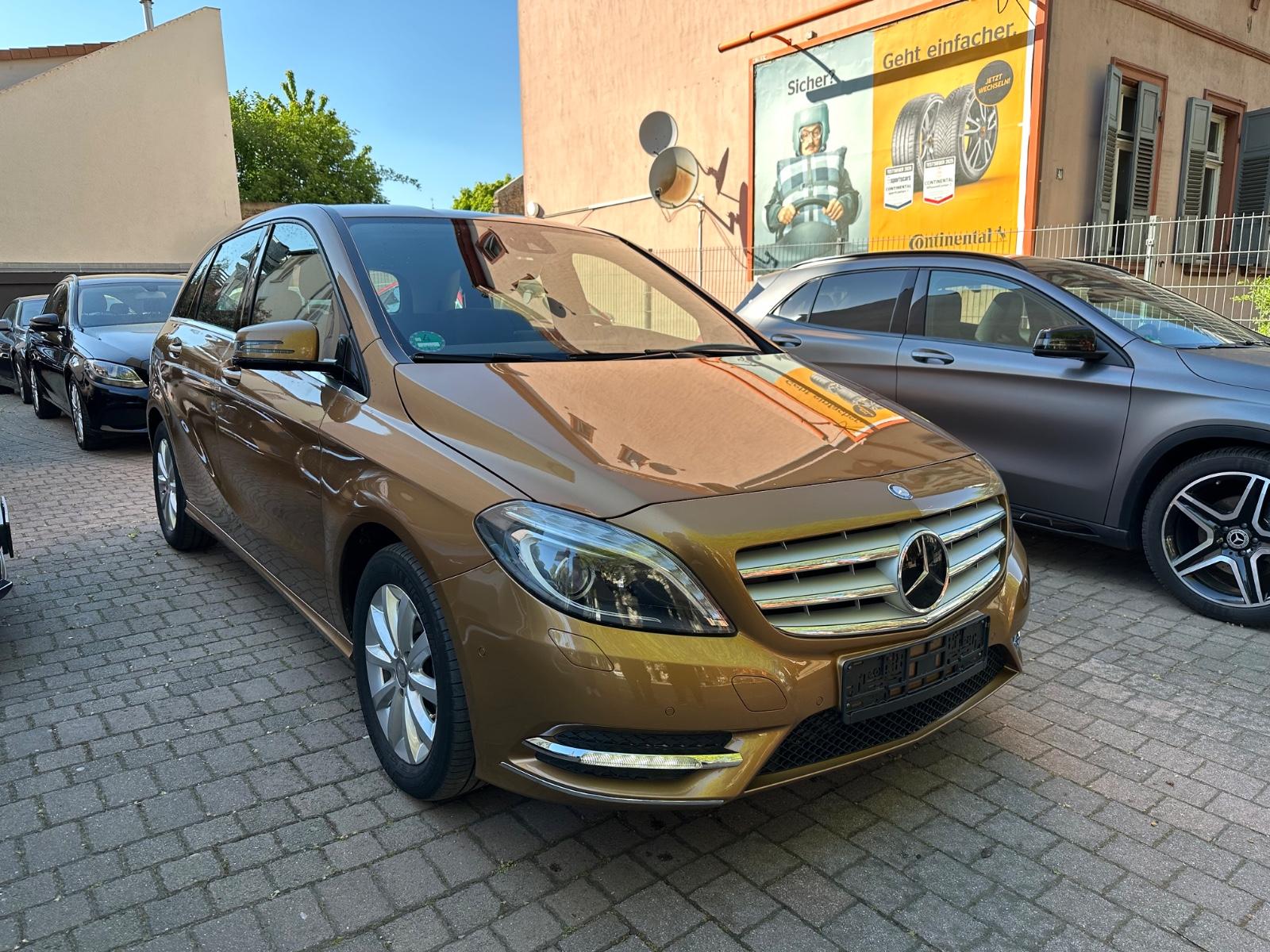 Mercedes-Benz B 200 CDI Leder/ Navi/ Kamera / 1.Hand !!