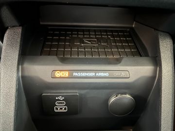 Ford Tourneo Courier Titanium AHK