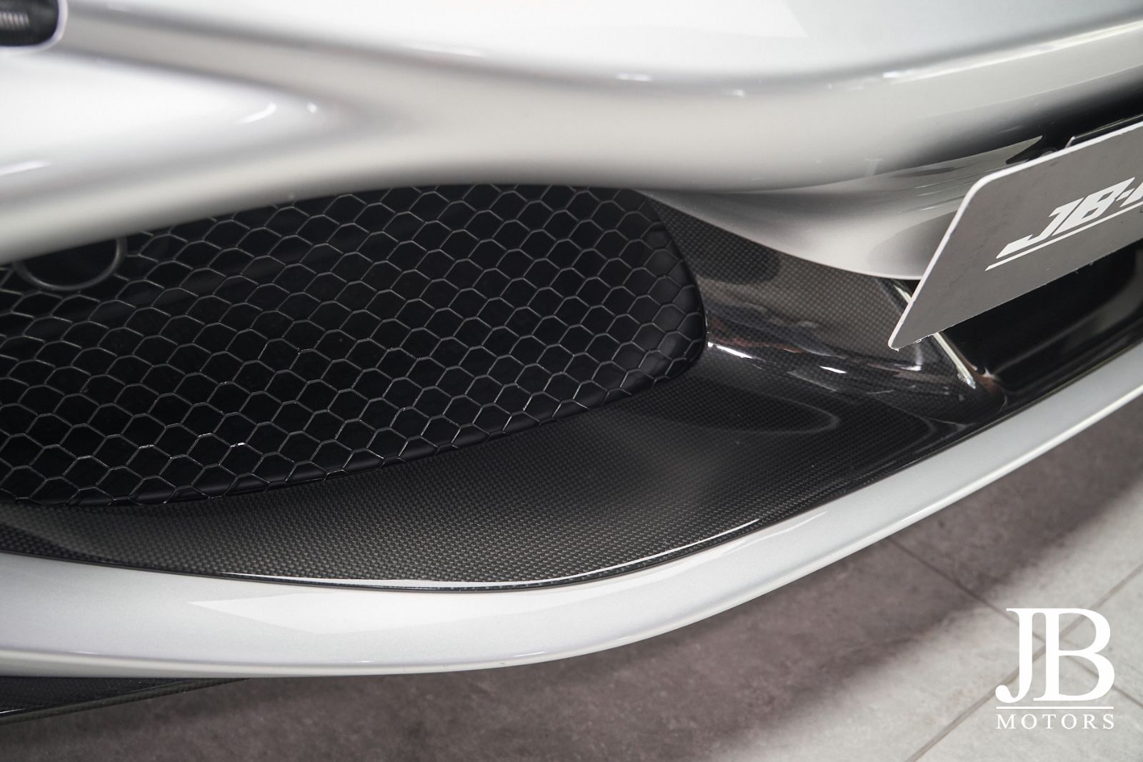 Fahrzeugabbildung Ferrari F8 Tributo Carbon Lift Racing Seat CarPlay