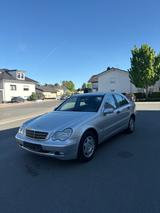 Mercedes-Benz C 180 TÜV 02/27 TOP AUSSTATTUNG - gebrauchte Mercedes-Benz C 180 aus dem Jahr 2002