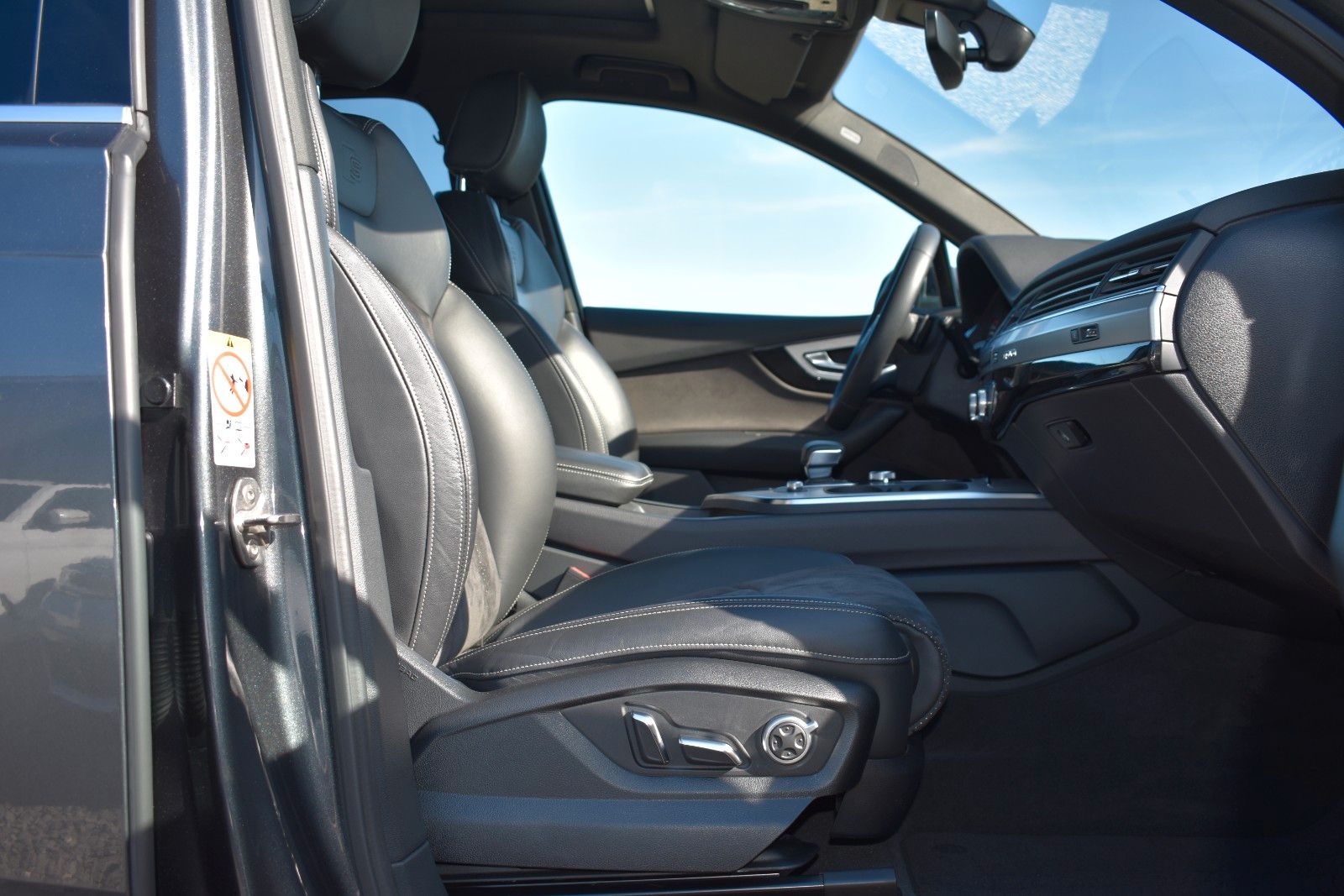 Fahrzeugabbildung Audi Q7 50 TDI quattro S Line/PANO/Night/7 Sitz/B&O