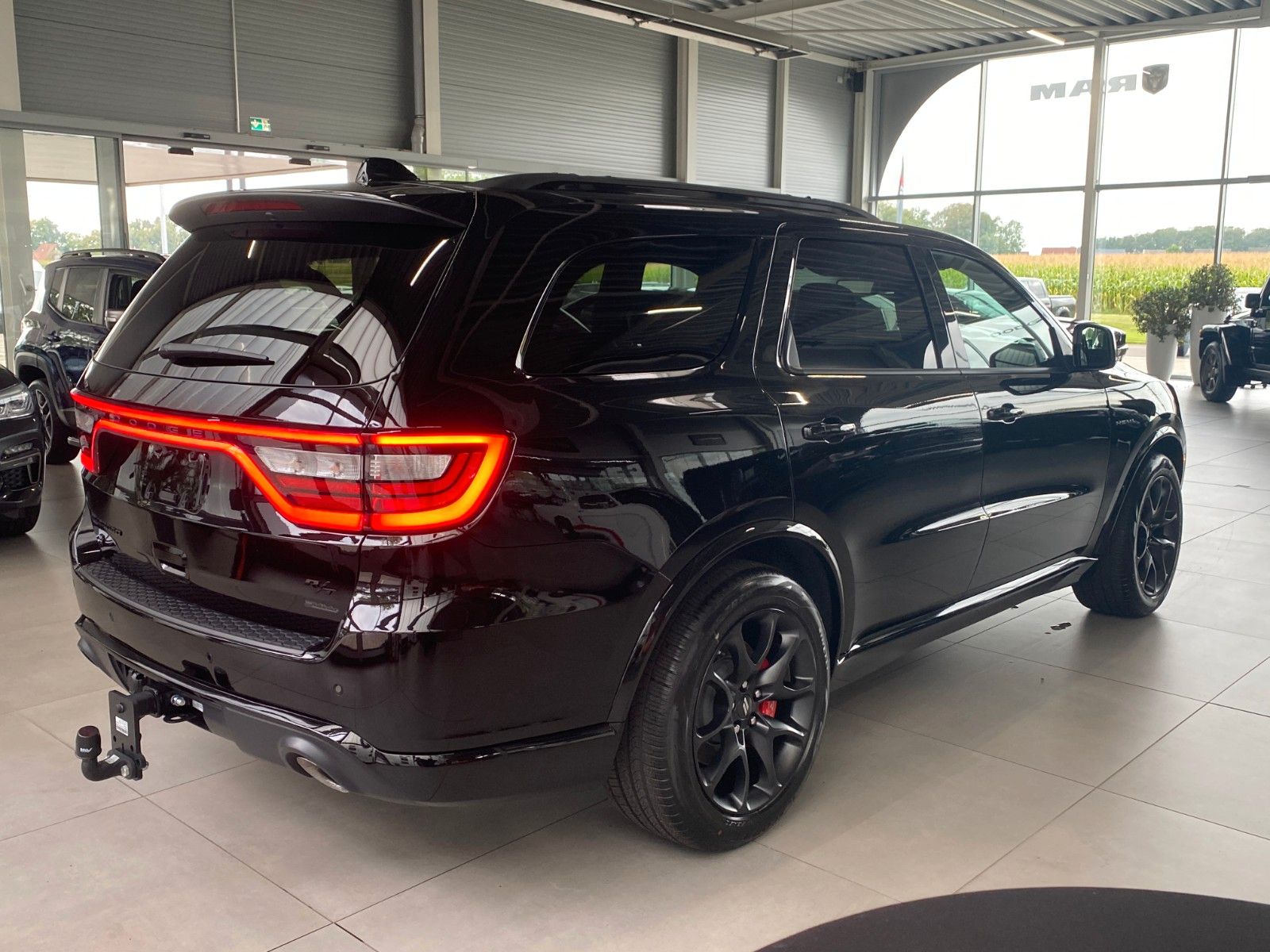 Fahrzeugabbildung Dodge Durango 5,7 HEMI R/T Premium LPG Black 7-Sitzer