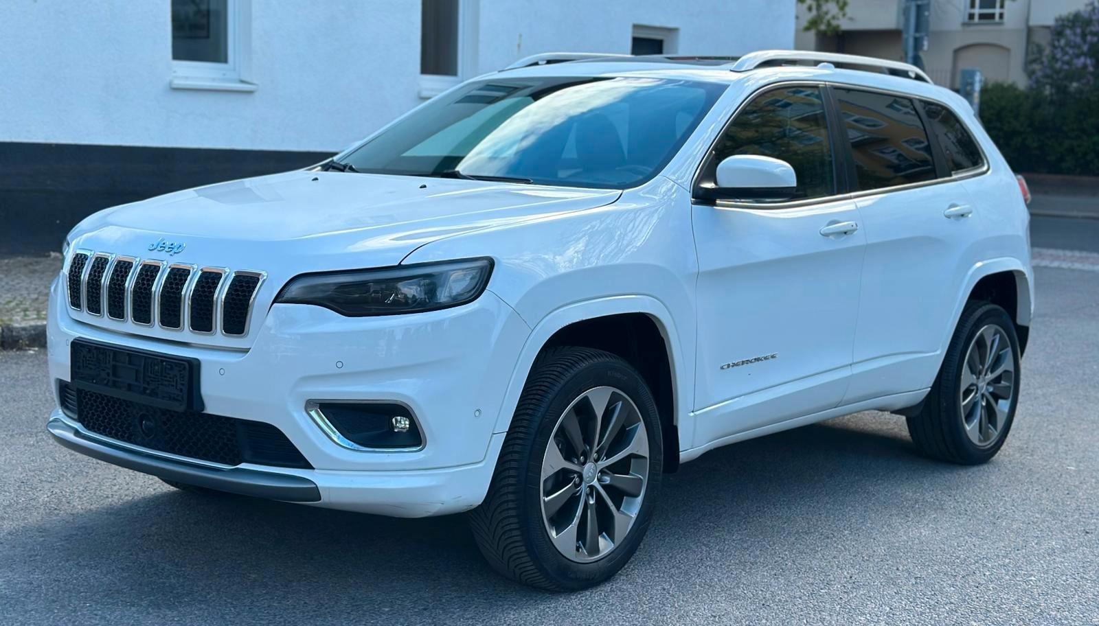 Jeep Cherokee Overland 4WD PANO*LED*PDC*SB*CAM*ALPINE