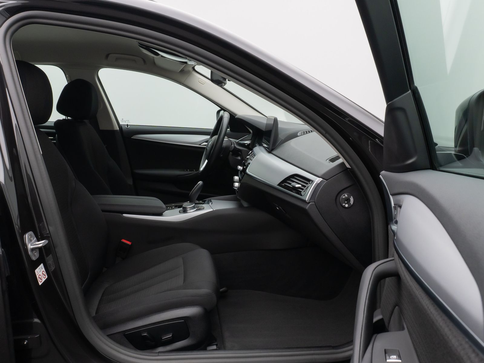 Fahrzeugabbildung BMW 520d Kamera HUD DAB 4xKlima DrivingAssist Alarm