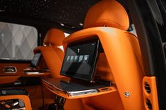 Cullinan BLACKBADGE 2025 BLACK/ORANGE 4SEAT