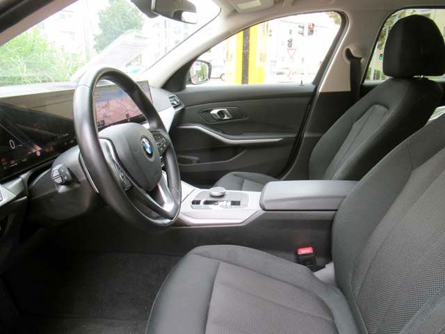 BMW 320d Touring xDrive Aut Navi/curved/SHZ/PDC foto 4