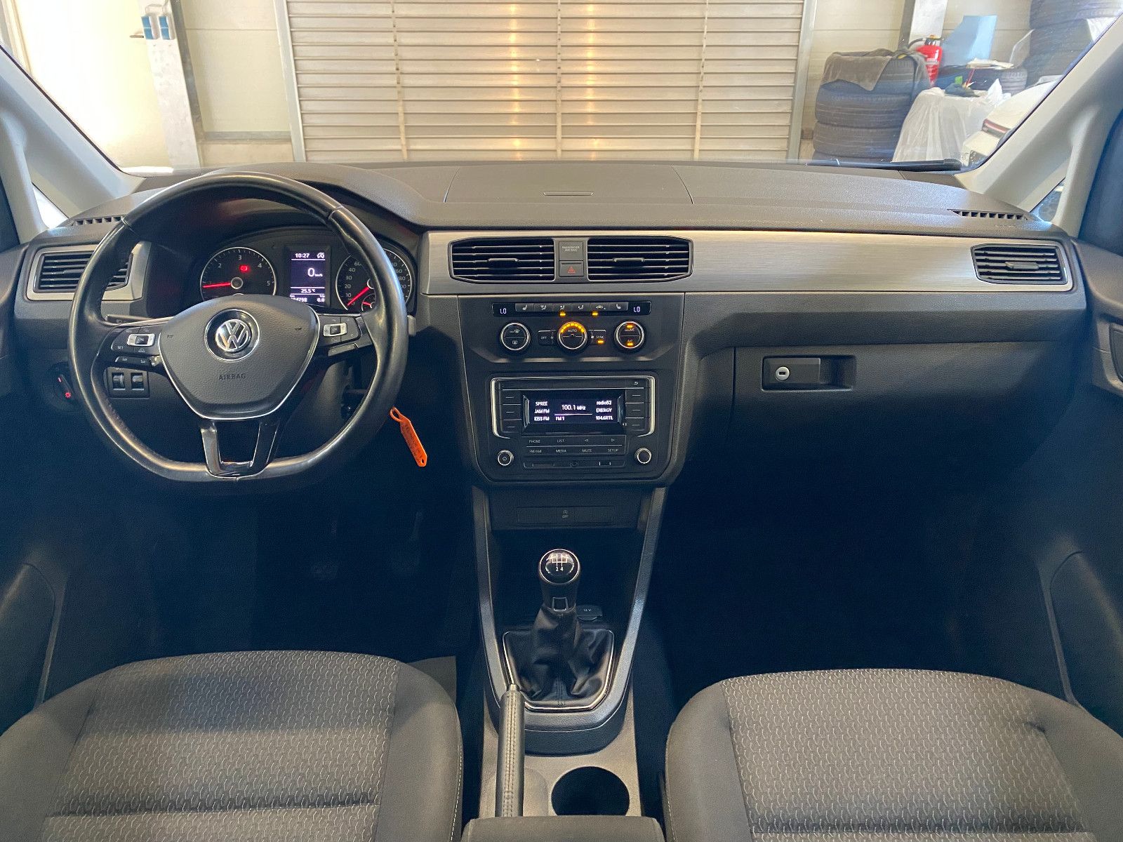 Fahrzeugabbildung Volkswagen Caddy 2.0 TDI Klimaautomatik PDC SHZ Tempomat