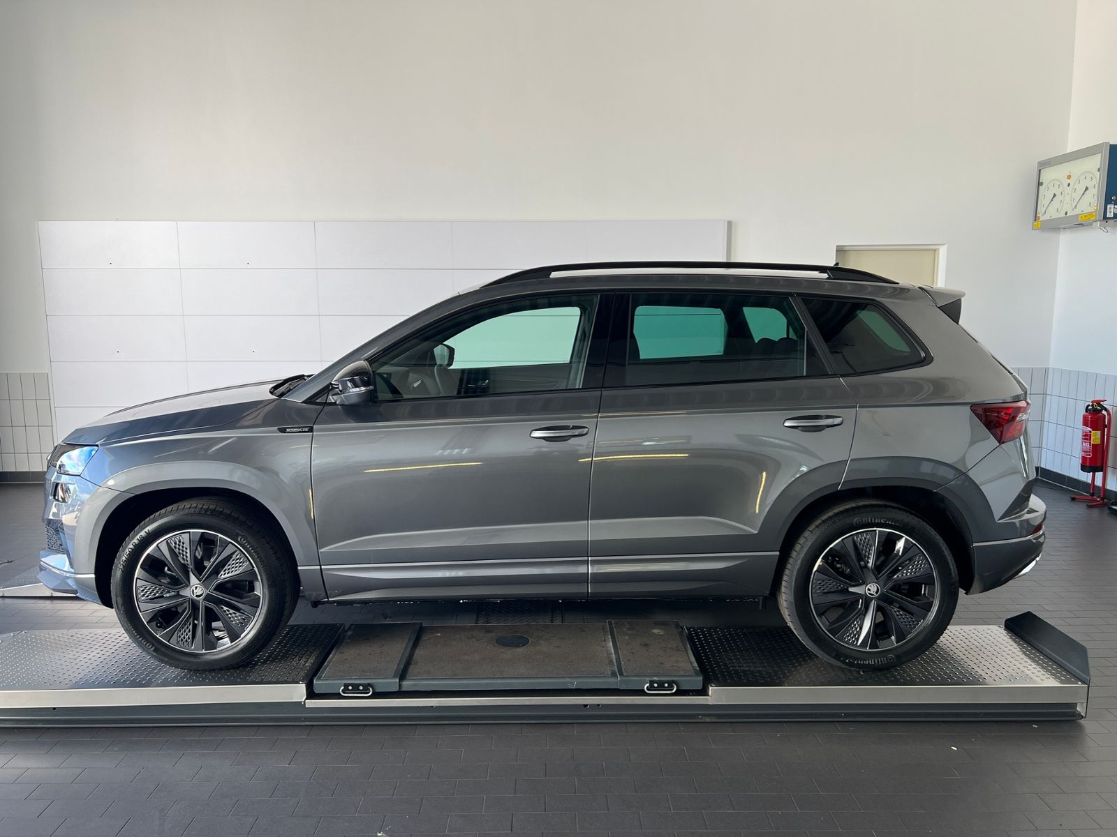 Fahrzeugabbildung SKODA Karoq Sportline 2.0 TDI DSG *AHK,Navi,TravelAssi