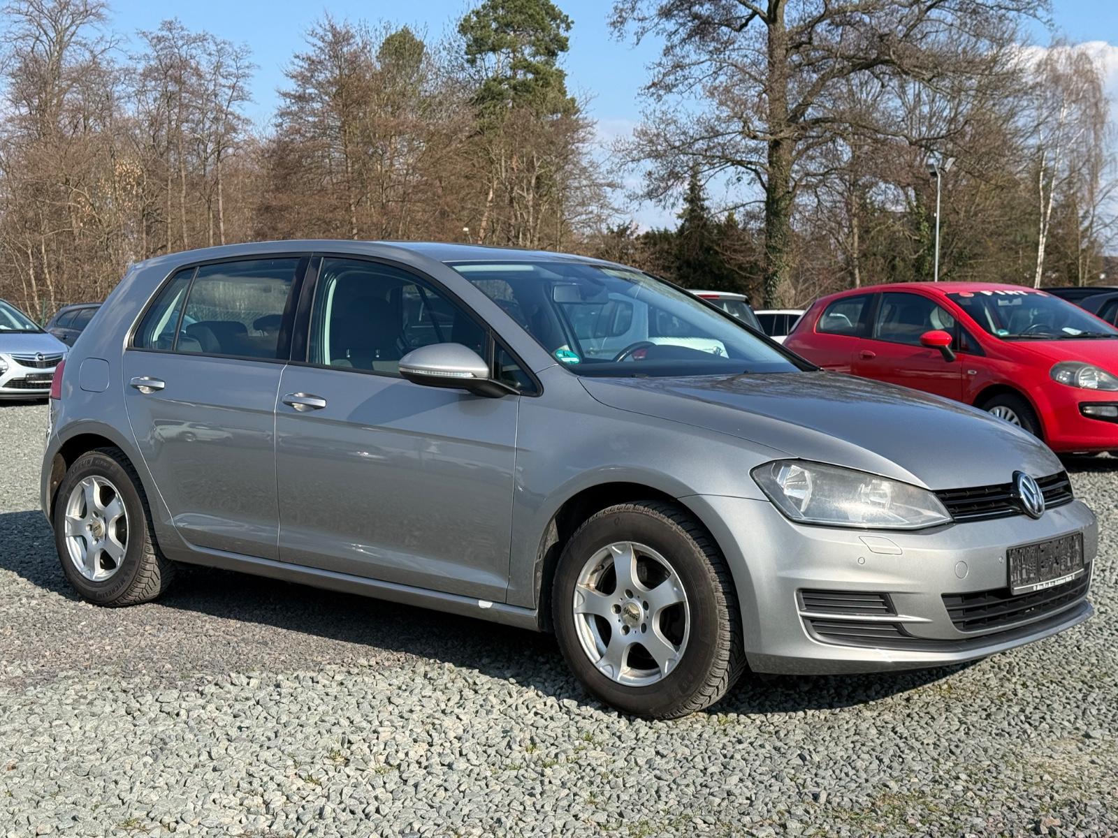 Volkswagen Golf VII Lim. Comfortline*SHZG*Navi*PDC*