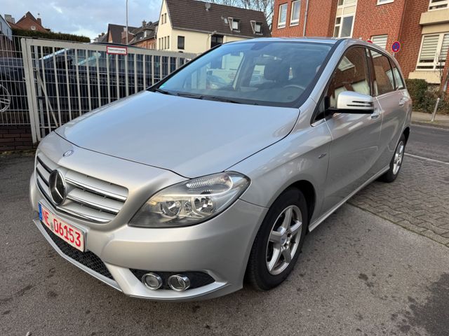 Mercedes-Benz B 180-69960km-1.Hand-Navi-SHZ-SR&WR