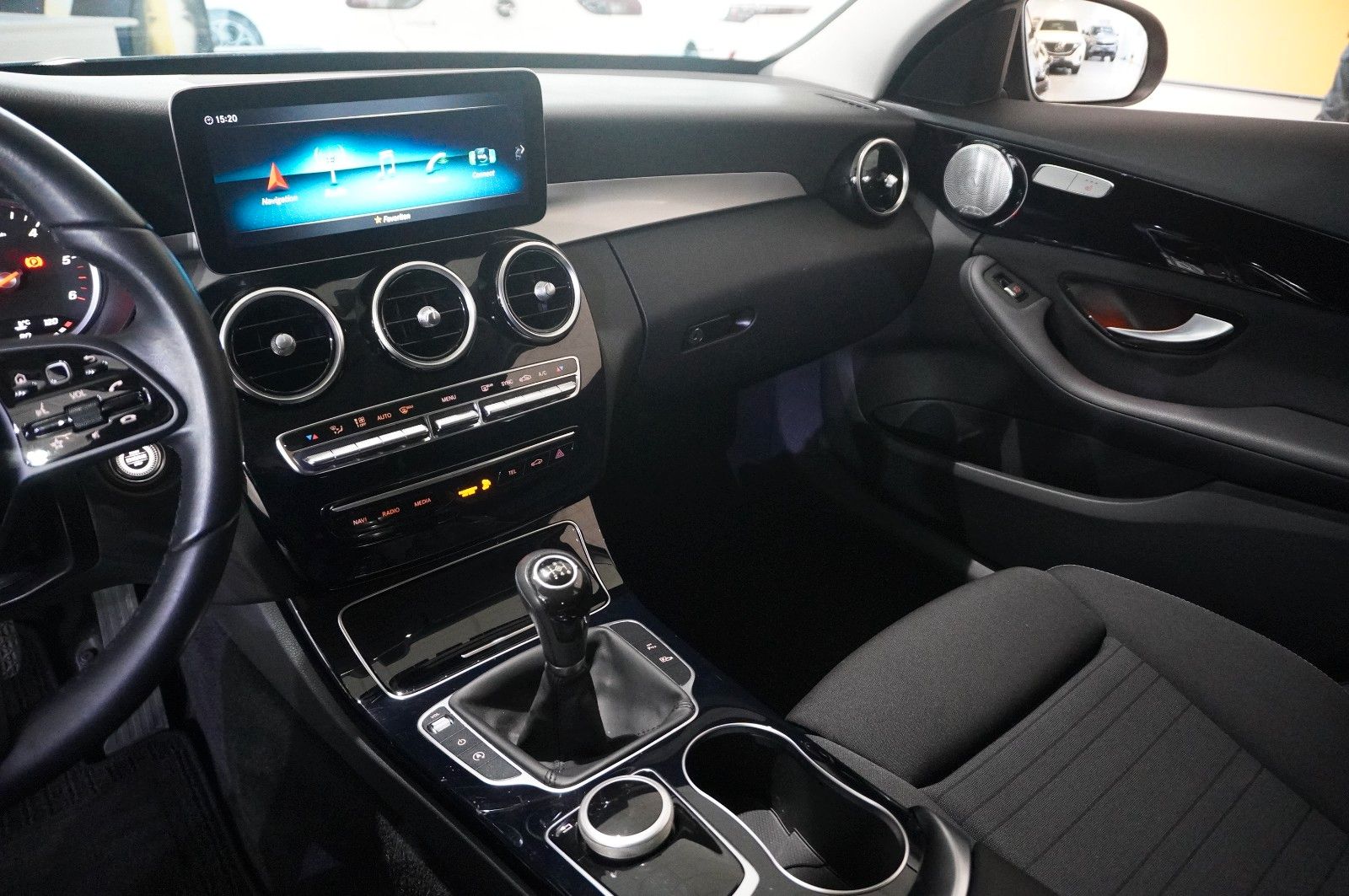 Fahrzeugabbildung Mercedes-Benz C 200D T BUSINESS NAVI/LED/KAMERA/SH/BURMESTER