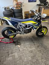 Husqvarna 701 Supermoto - HUSQVARNA SUPERMOTO