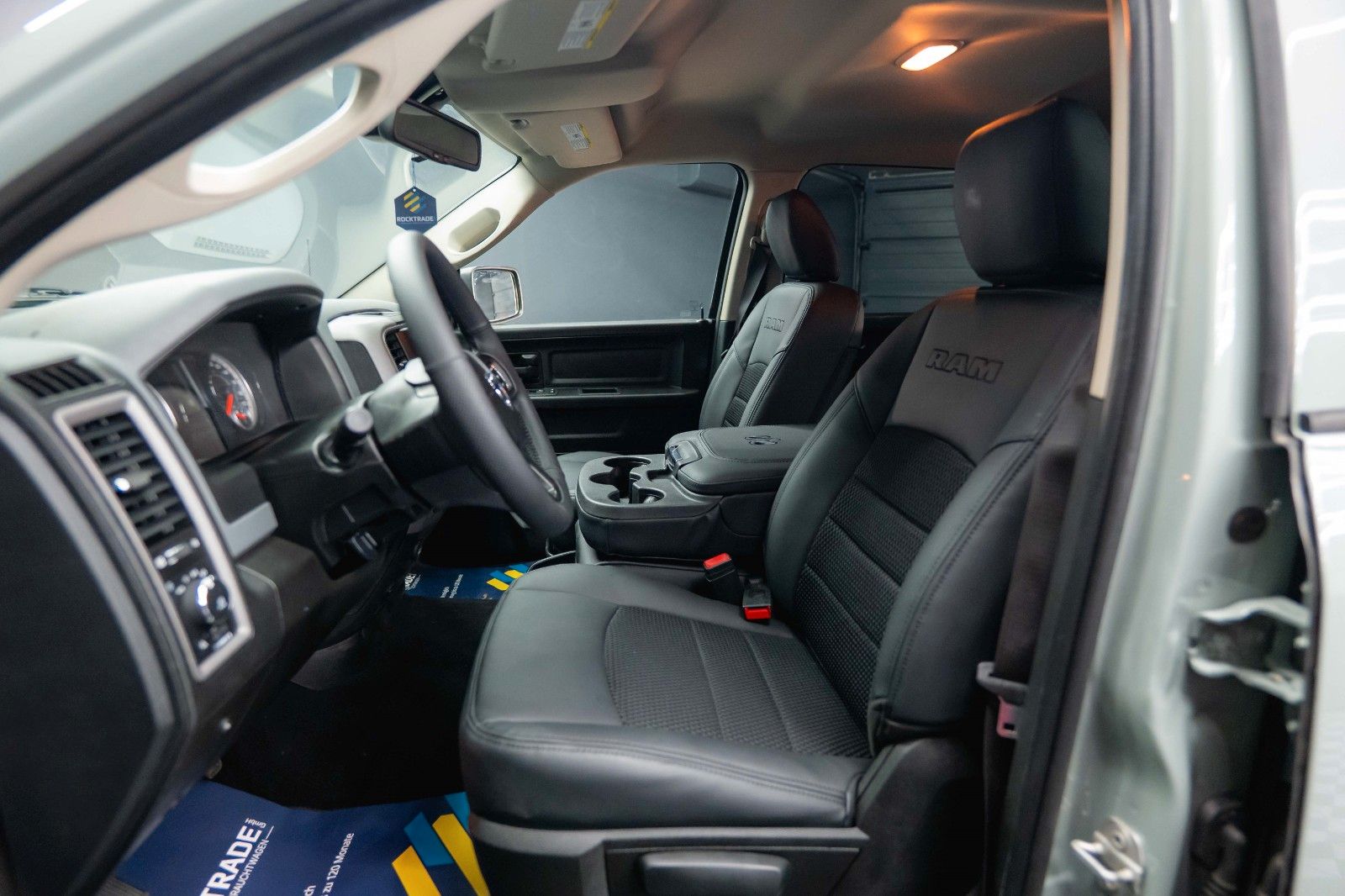 Fahrzeugabbildung Dodge RAM 5.7 V8 HEMI 4x4 OFFROAD Night-Paket *LED*AHK