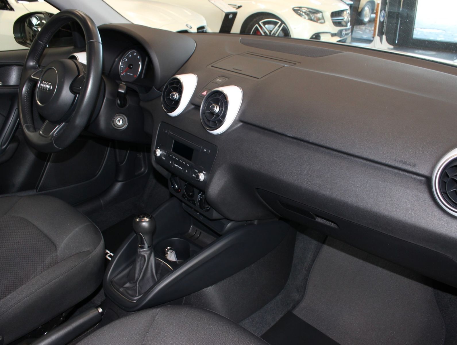 Fahrzeugabbildung Audi A1 Sportback Attraction 1.2 TFSI S line