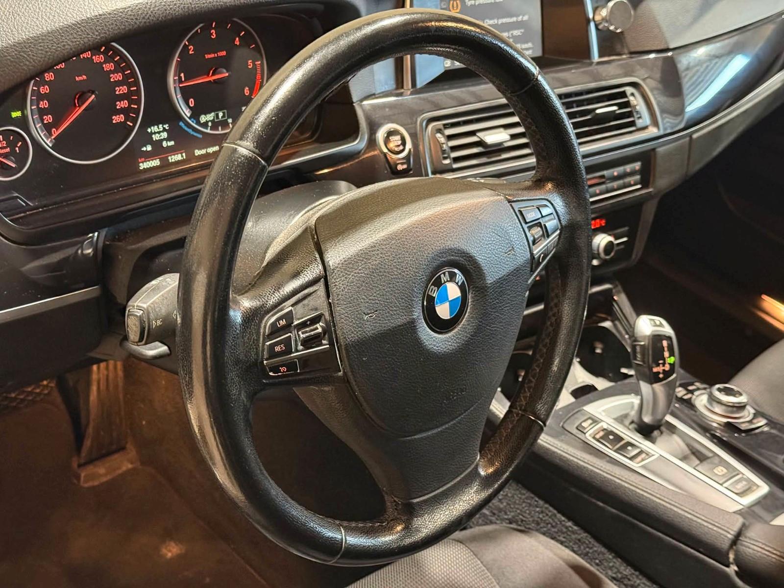 BMW 520 2014 — photo 11
