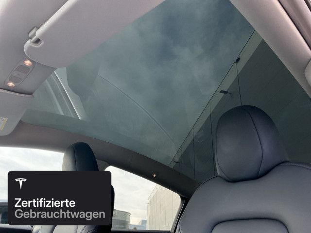 Tesla Model Y Long Range AWD foto 4