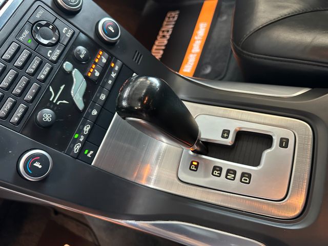 Volvo V70 Kombi Momentum *Leder*