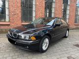 BMW 540i E39  - BMW 540: E39 540i