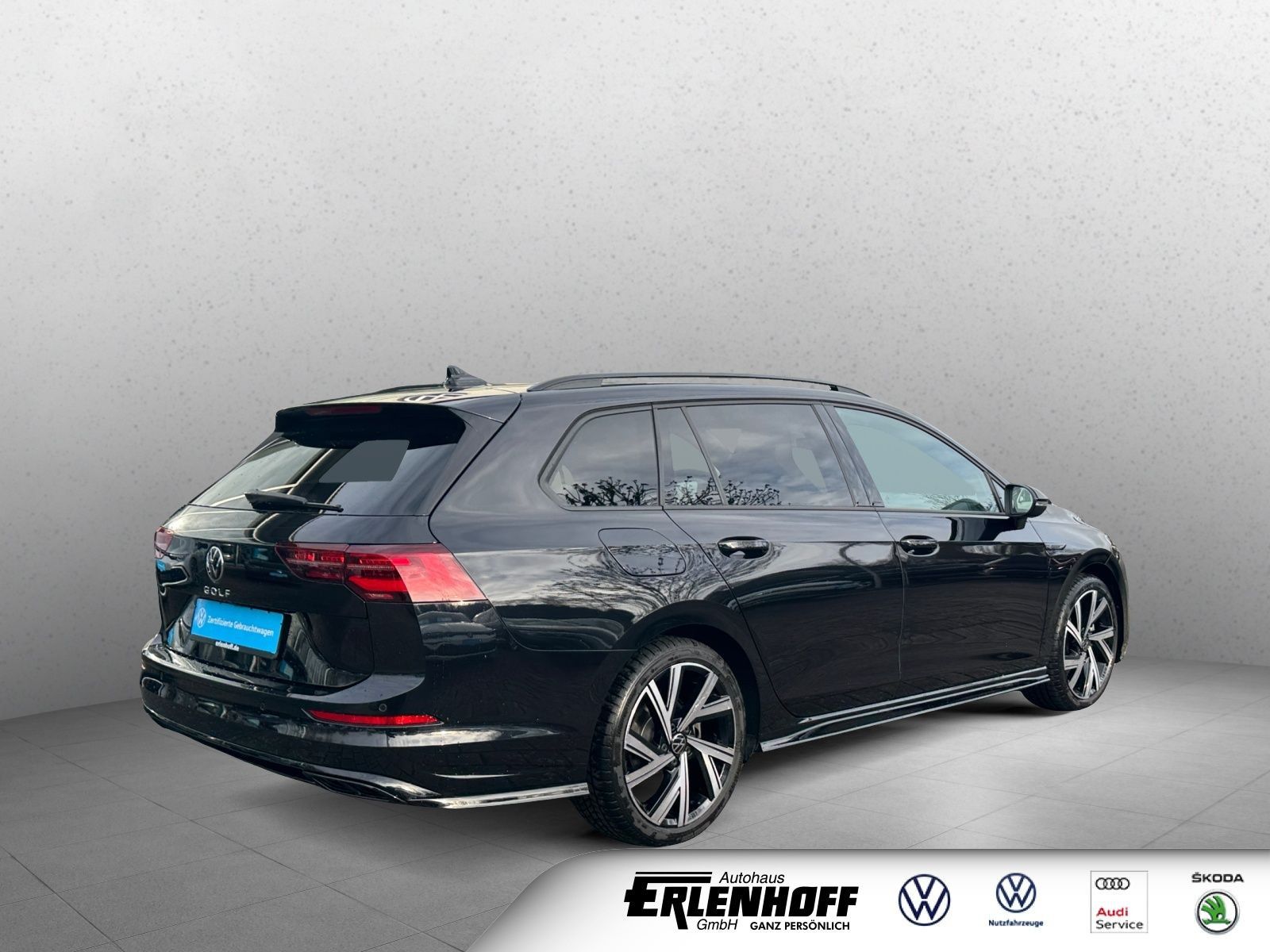 Volkswagen Golf VIII Variant R-Line 2,0 l TDI SCR DSG Black foto 4