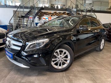 Mercedes-Benz GLA 200 7G-DCT Style *NAVI*XENON*SHZ*TEMPOMAT*