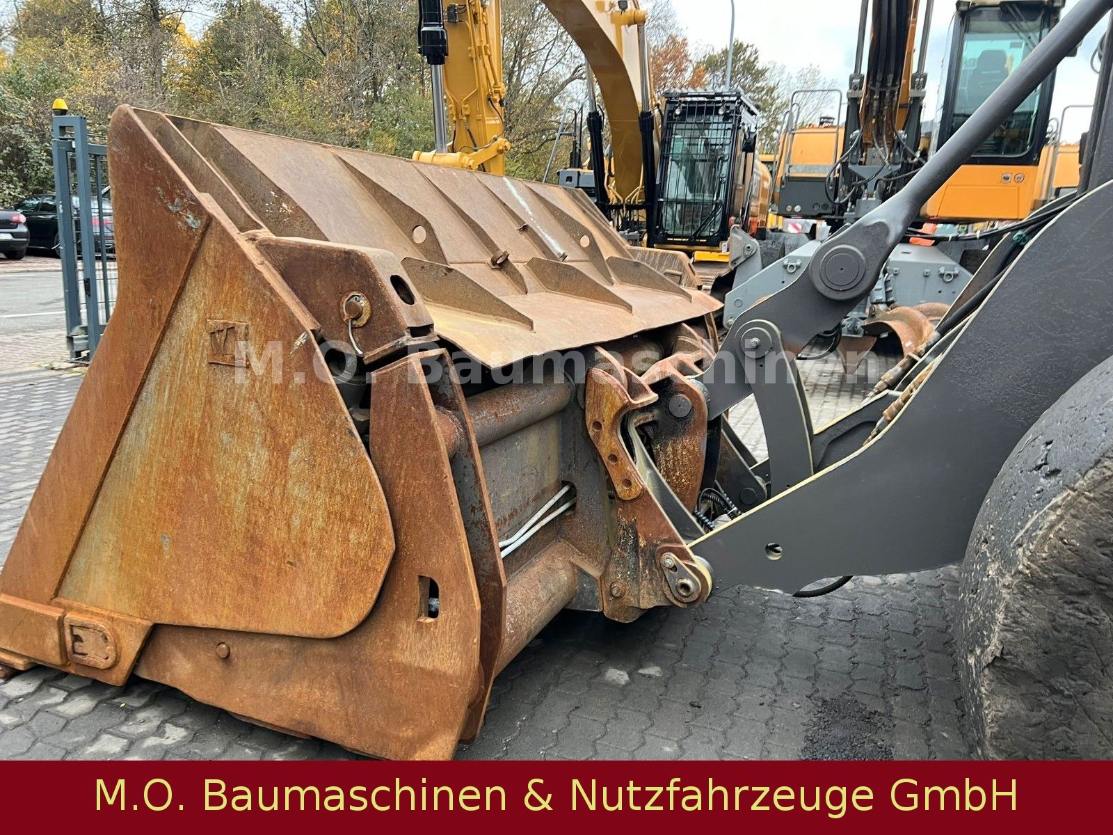 Fahrzeugabbildung Volvo L 120 G /BSS/Hochkippschaufel/Waage /AC / ZSA