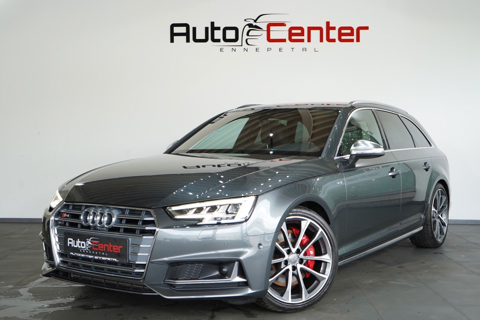 AUDI S4 Avant 3.0 TFSI quattro*Carbon*Daytona G.*Ahk*