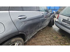 MERCEDES-BENZ GLC 350 d 4Matic AHK-klappbar El. Panodach Navi 