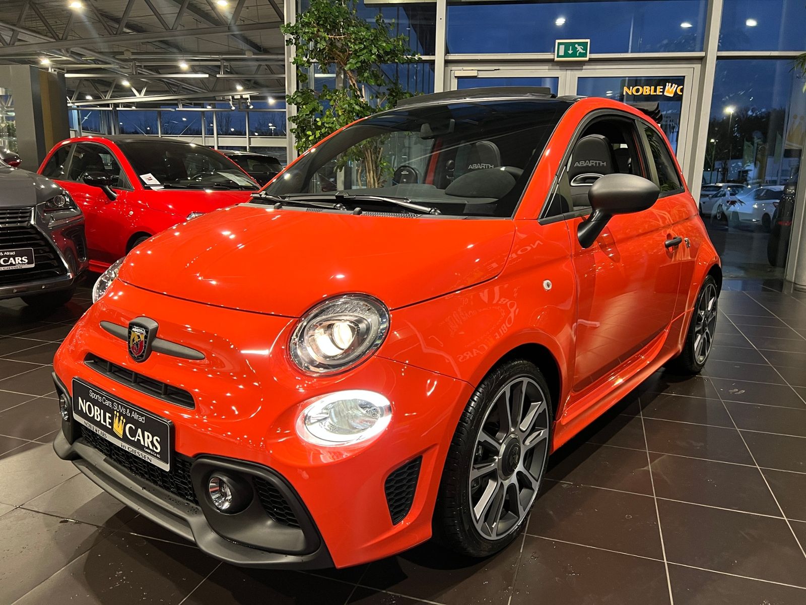 Fahrzeugabbildung Abarth 595C Turismo CARPLAY LEDER PDC