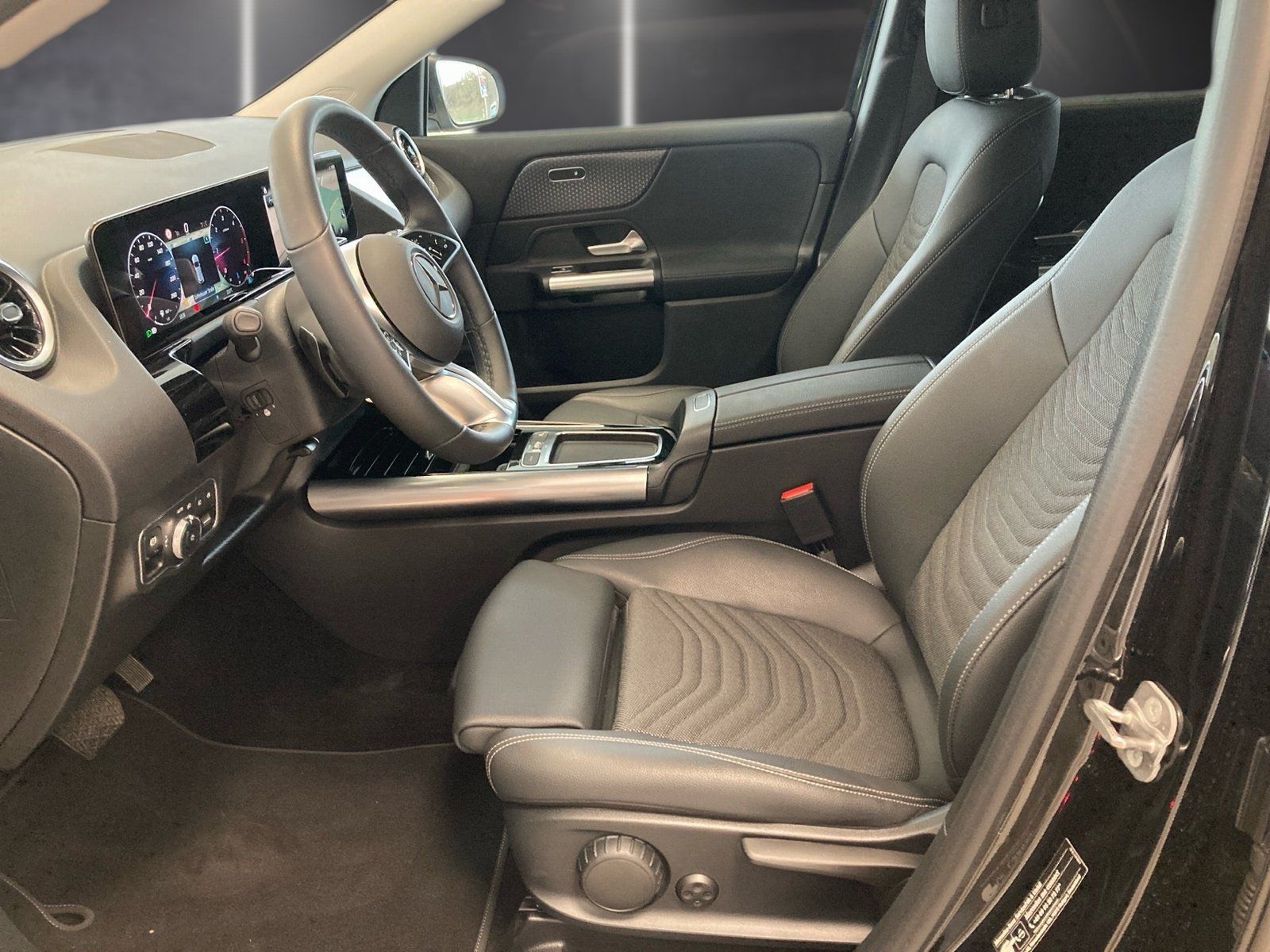 Fahrzeugabbildung Mercedes-Benz GLA 220 d 4M Progressive*Totwink*AHK*LED*Kamera*