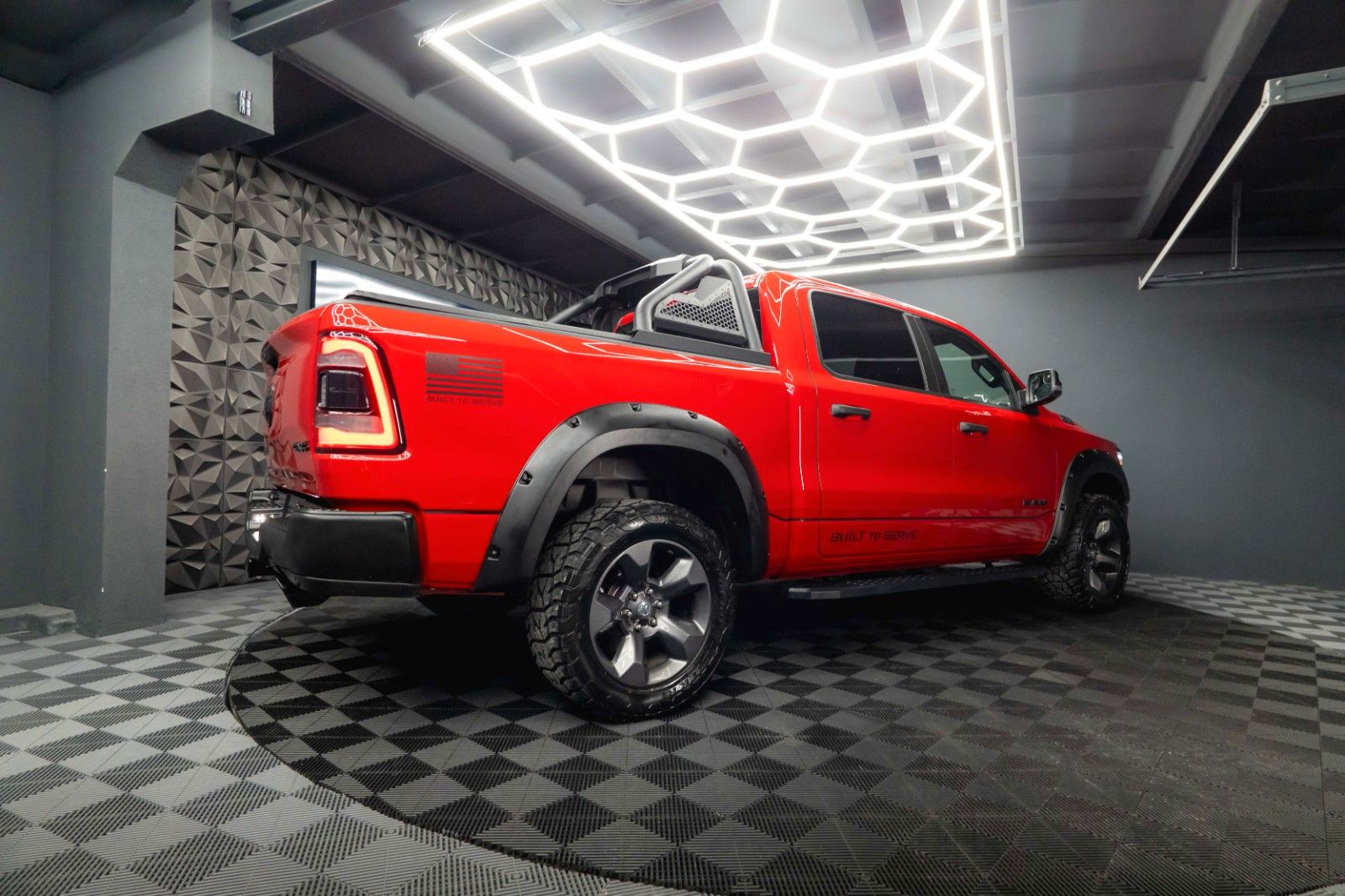 Fahrzeugabbildung Dodge RAM 5.7 V8 HEMI 4x4 Built to Serve AXLE LOCK FOX