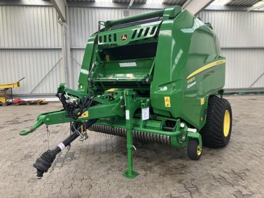 John Deere V461R