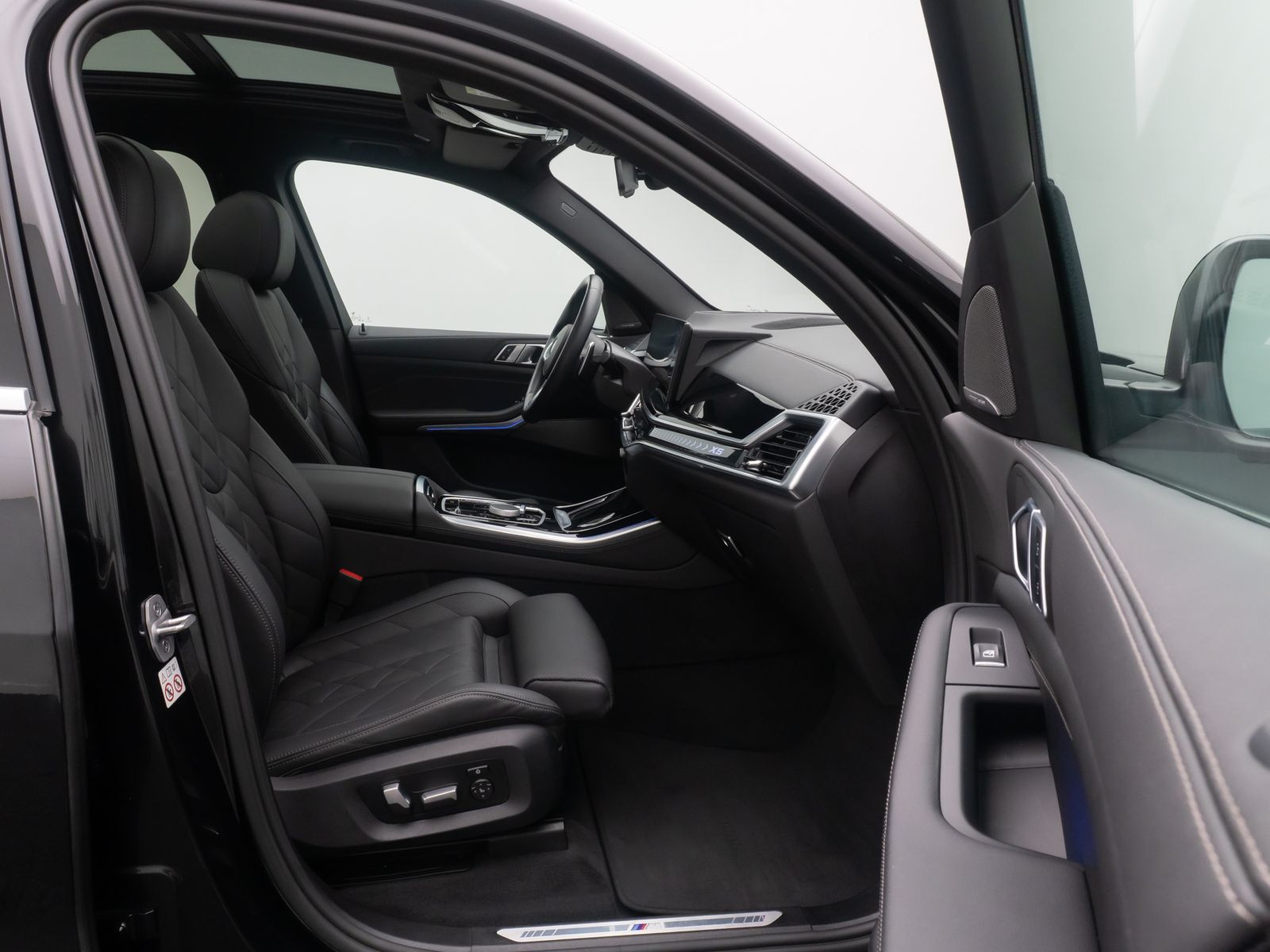 Fahrzeugabbildung BMW X5 xD50e M Sport 360&deg;H/K Panorama AHK DAB 22Zoll