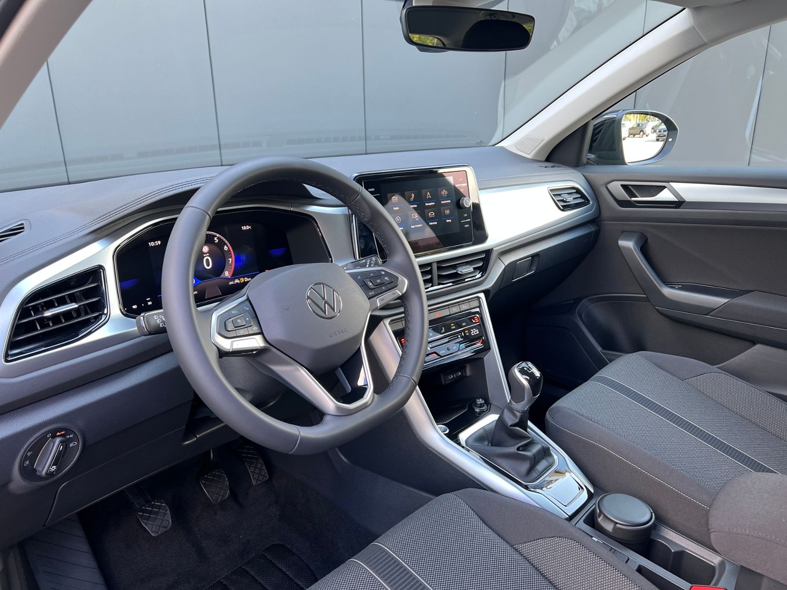 Fahrzeugabbildung Volkswagen T-Roc Life 1.0 TSI *LED, ACC, Kamera, 17''-LM*