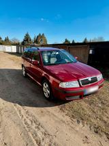 Skoda Octavia Combi 1.6 Benzin Klima - Skoda Octavia aus 2004: Kombi