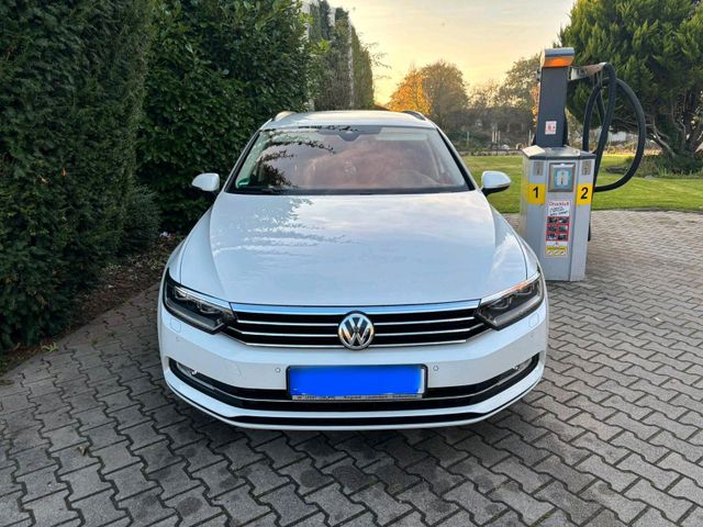 Volkswagen VW PASSAT VARIANTE B8 2.0 TDI DSG weiß