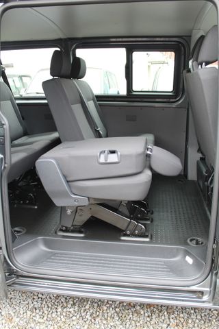 Volkswagen T6.1 Kombi Lang LR 150PS AHK APP 9-Sitzer 1.Hand