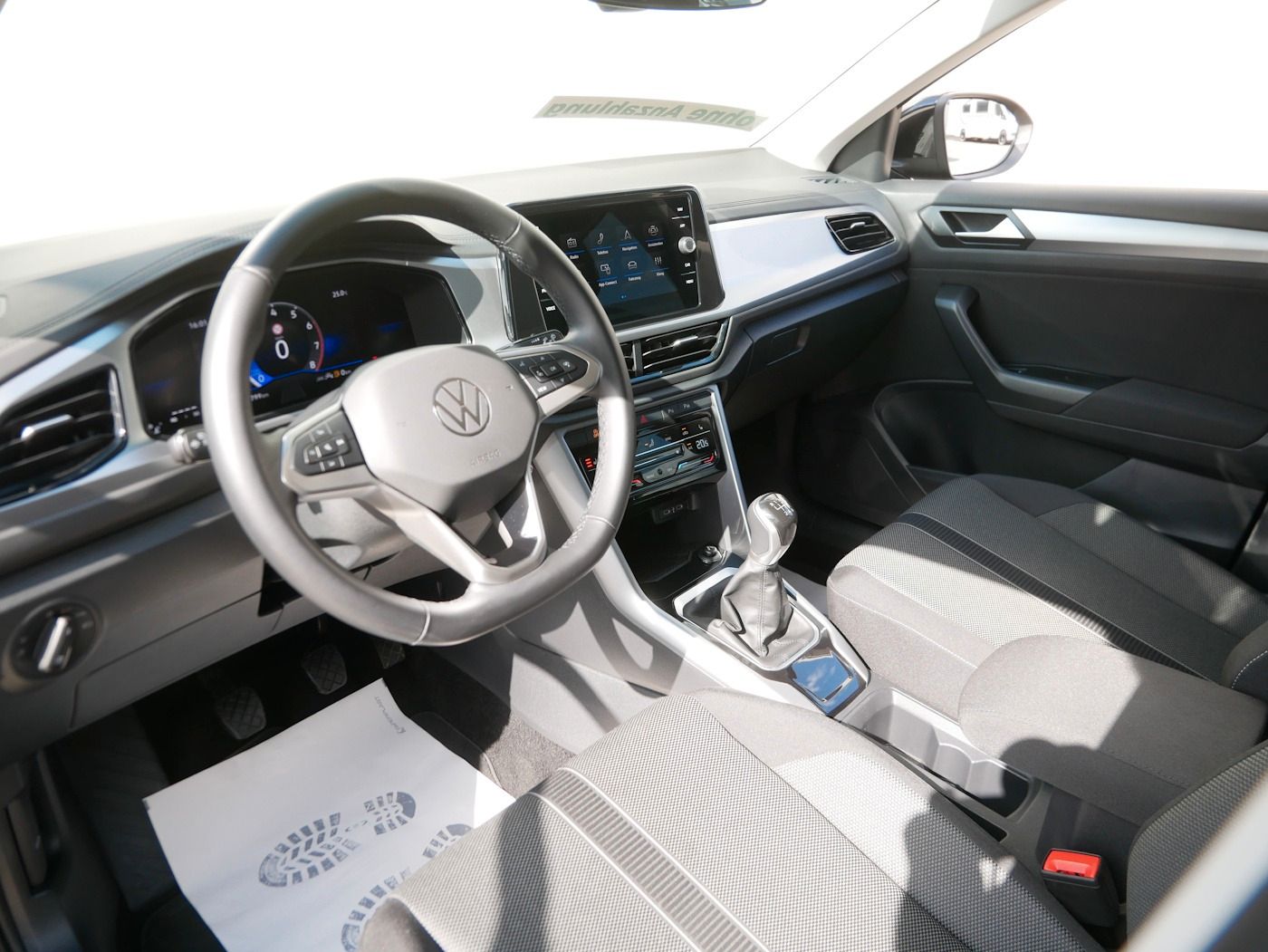 Fahrzeugabbildung Volkswagen T-Roc 1.0 TSI Life NEU35T LED NAVI SHZ Allwetter