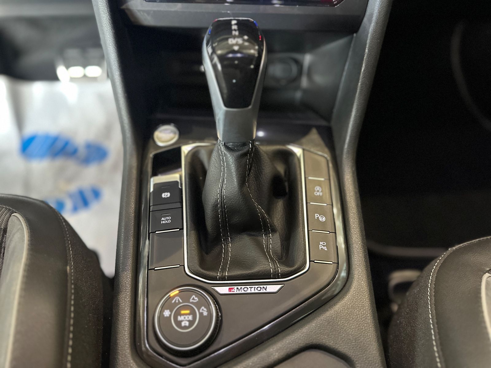 Volkswagen Tiguan Allspace R-LINE 4MOTION PANO KAMERA 7-Si foto 25