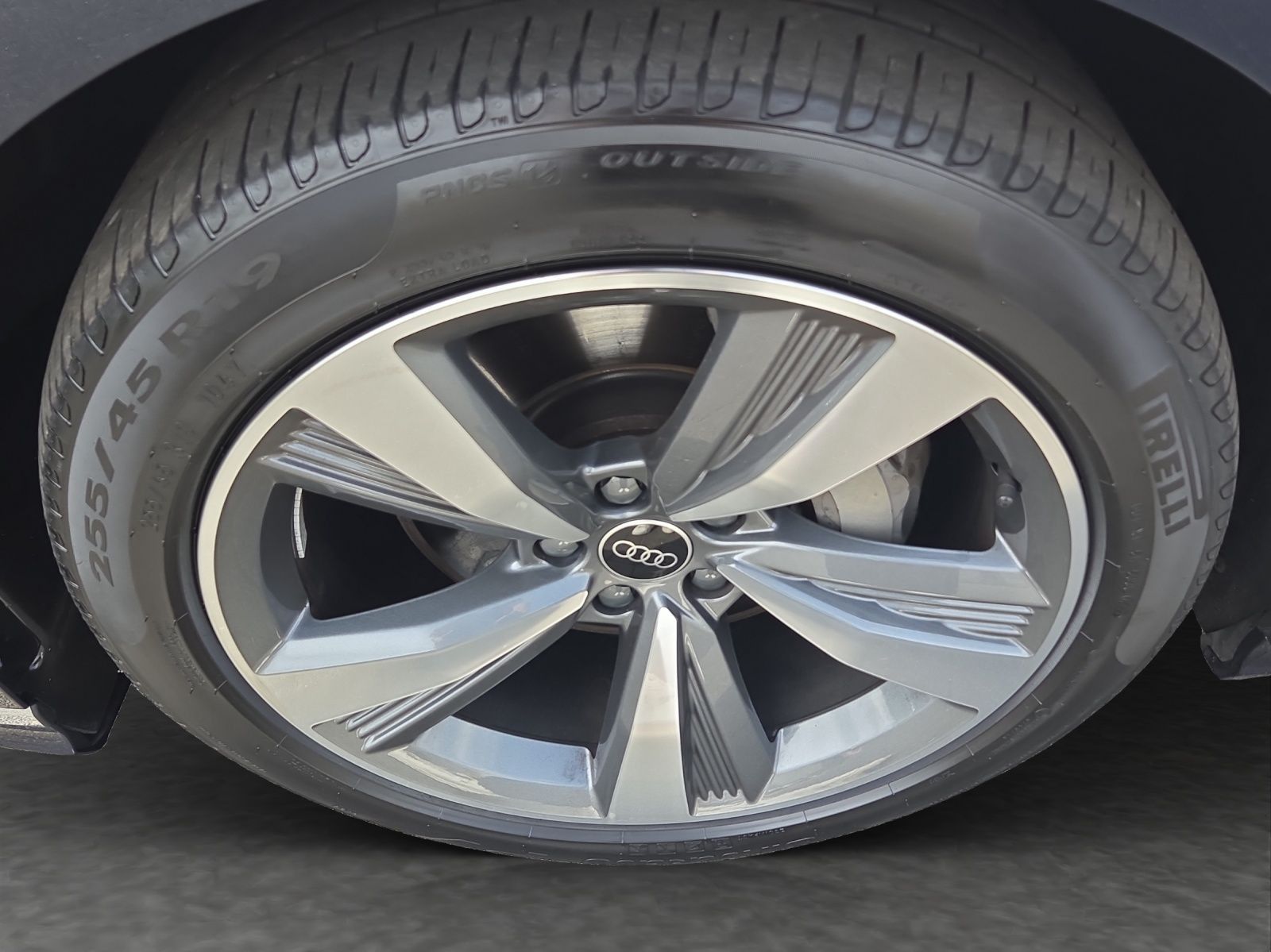Audi A8 - Bild 13