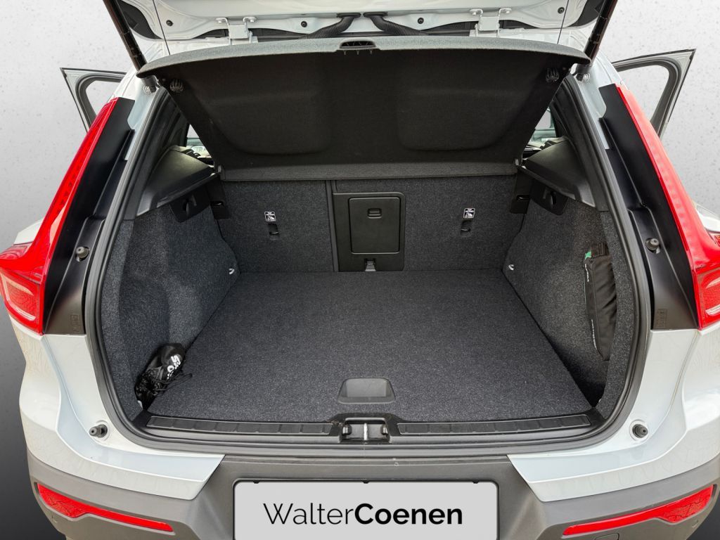 VOLVO XC40 T4 Recharge DKG Core, AHK, Winter-P. VOLVO XC40 T4 Recharge DKG Core, AHK, Winter-P.