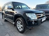Mitsubishi Pajero 3.5 V6 Mivec Instyle °AHK°KLIMA°7-SITZER° - Mitsubishi Pajero: V