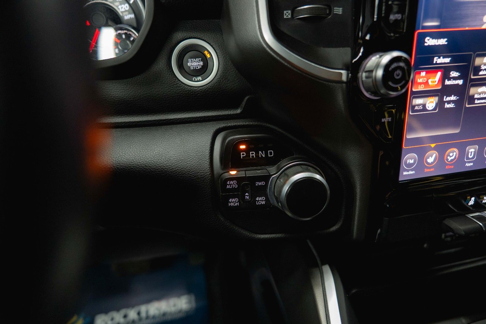 Fahrzeugabbildung Dodge RAM 5.7 V8 HEMI 4x4 OFFROAD Night GOLD EDITION