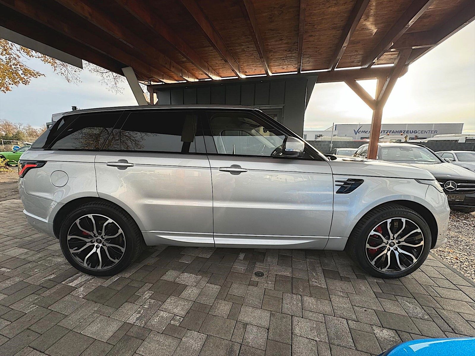 Fahrzeugabbildung Land Rover Range Rover Sport 4.4 V8 HSE Dynamic *360*ACC*