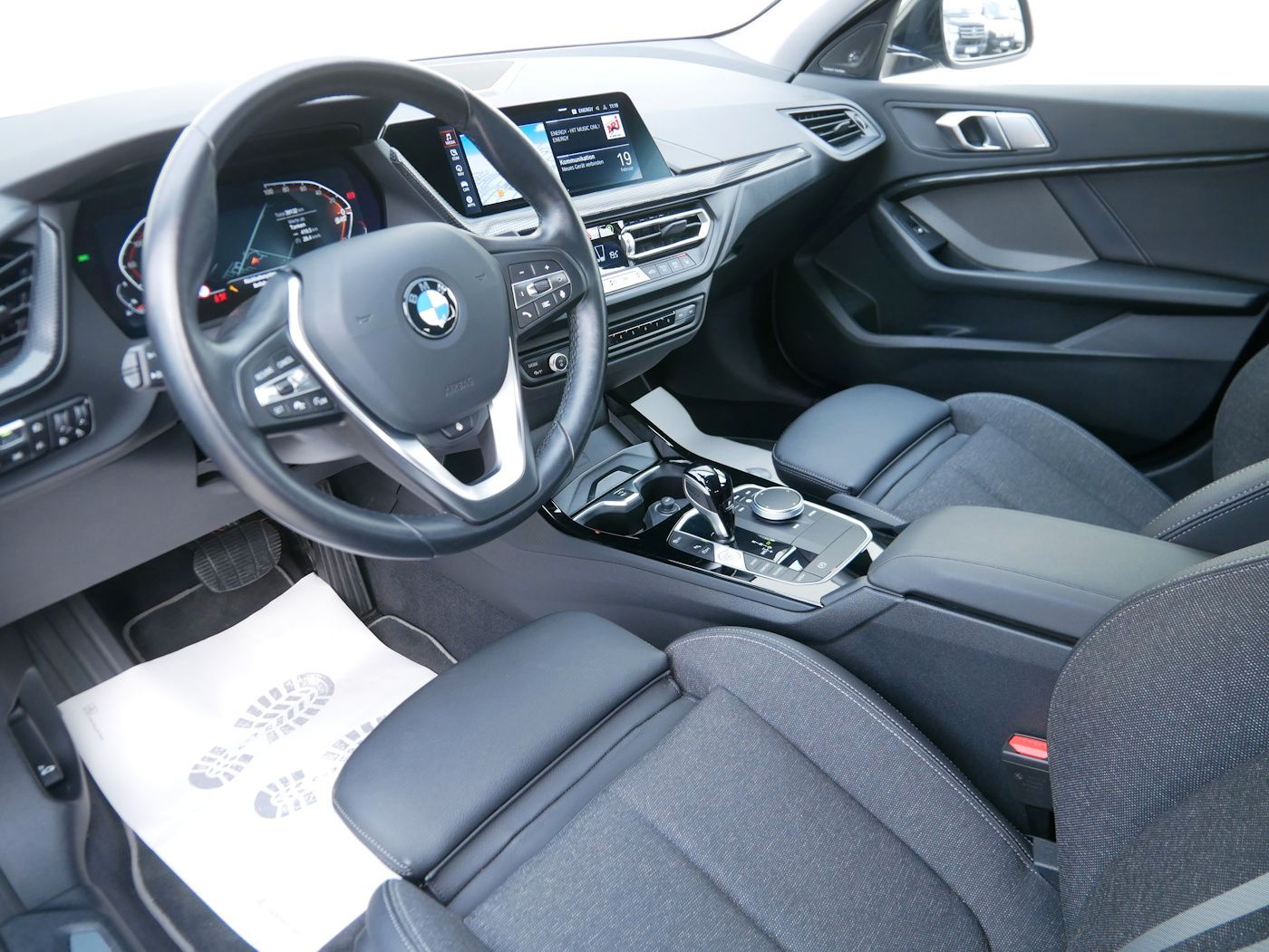 Fahrzeugabbildung BMW 120i 2.0 Sport Line DSG ACC NAVI PDC SHZ+LHZ ALU