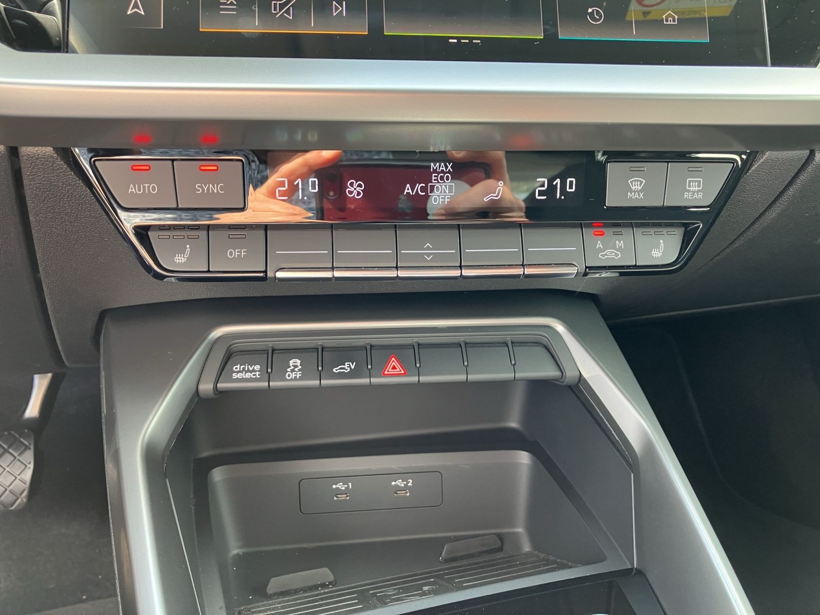Fahrzeugabbildung Audi A3 Sportback 40 TFSI e S tronic LED DAB EPH SH N